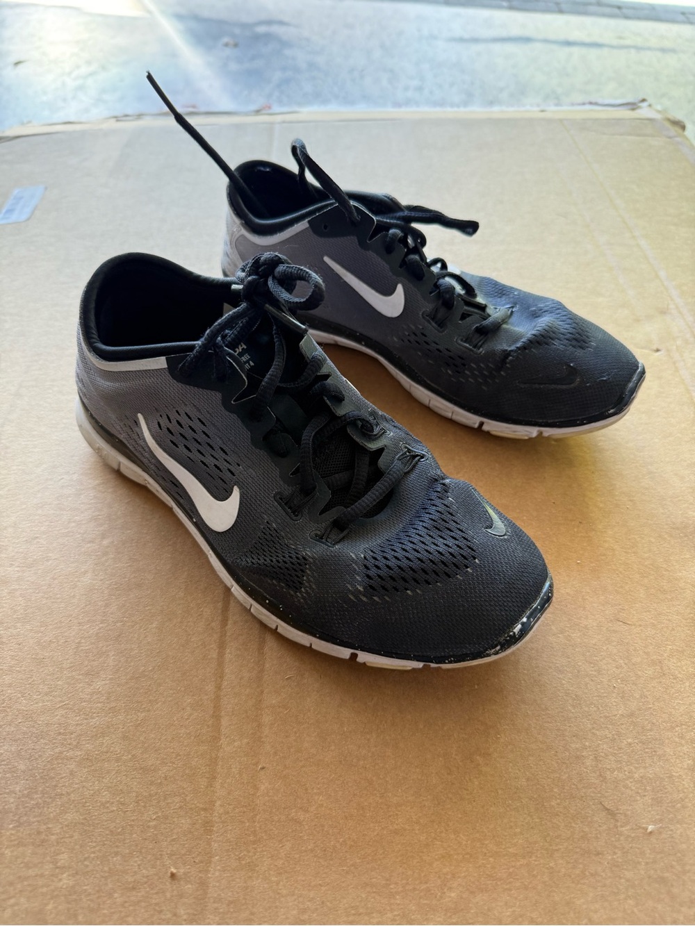 Nike women’s  Black and Gray Running Shoes